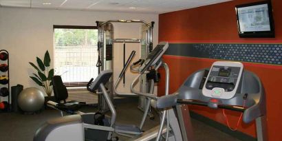 equipped fitness center at Hampton Inn & Suites Lebanon.