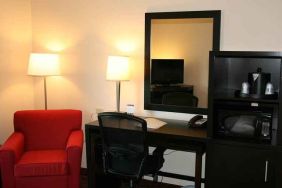 private work desk area at Hampton Inn & Suites Lebanon.