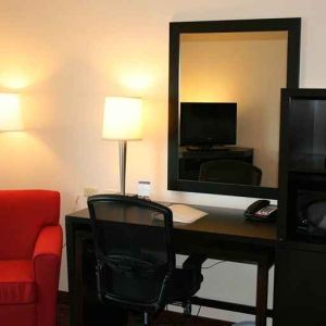 private work desk area at Hampton Inn & Suites Lebanon.