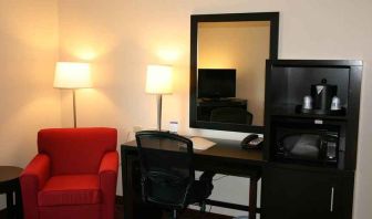 Private work desk area at Hampton Inn & Suites Lebanon.