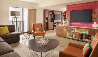 Comfortable living room with working station at the Hyatt Regency San Francisco.