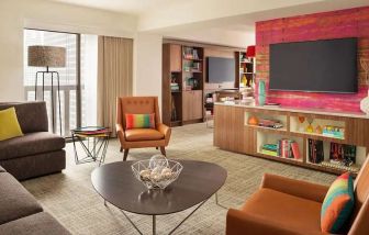 Comfortable living room with working station at the Hyatt Regency San Francisco.