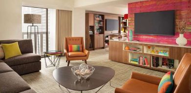 Comfortable living room with working station at the Hyatt Regency San Francisco.