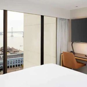 Hotel room with view over the water at the Hyatt Regency San Francisco.