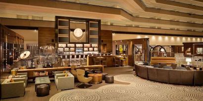 Elegant dining area suitable for co-working at the Hyatt Regency San Francisco.