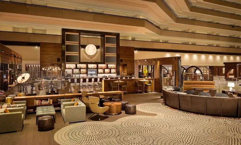 Elegant dining area suitable for co-working at the Hyatt Regency San Francisco.