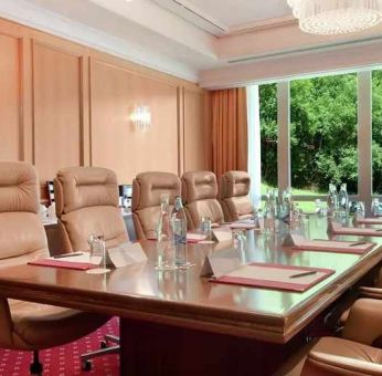 professional meeting room ideal for all business meetings at DoubleTree by Hilton Luxembourg.