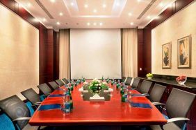 professional meeting room for all business meetings at Hilton Alexandria Green Plaza.