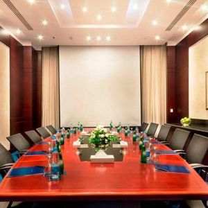 professional meeting room for all business meetings at Hilton Alexandria Green Plaza.