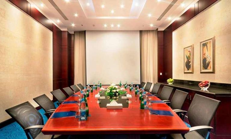 professional meeting room for all business meetings at Hilton Alexandria Green Plaza.