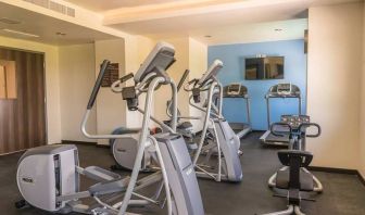 well equipped fitness center at Hampton Inn & Suites by Hilton Salamanca Bajio.