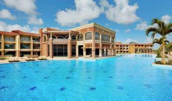 stunning outdoor pool with sunbeds at Hilton Alexandria King's Ranch.