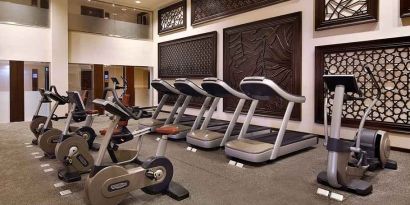 well equipped fitness center at Hilton Alexandria King's Ranch.