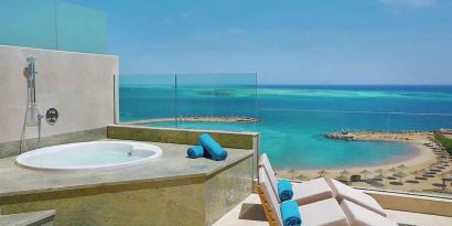 relaxing jacuzzi pool at Hilton Hurghada Plaza.