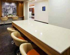comfortable workstation and coworking space at Hampton by Hilton Vadodara-Alkapuri.