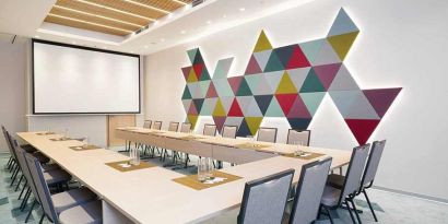 professional meeting room for business meetings at Hilton Garden Inn Budapest City Centre.