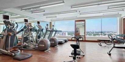 well equipped fitness center at Hilton Chennai.