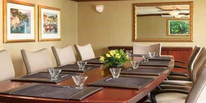 Professional meeting room ideal for all business meetings at Wyndham Omaha.