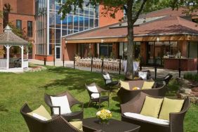 Outdoor patio at the Hilton Mississauga Meadowvale