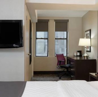 La Quinta Inn & Suites By Wyndham New York City Central Park