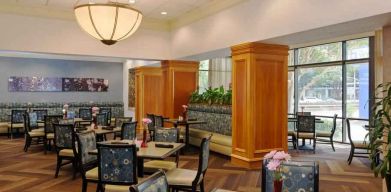 Seating area suitable for co-working at the Doubletree by Hilton Houston Medical Center Hotel & Suites.