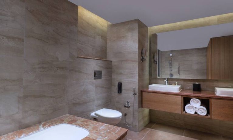 Guest bathroom at the DoubleTree by Hilton Jaipur Amer.