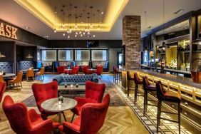 Dining area perfect for co-working at the Doubletree by Hilton Glasgow Central.