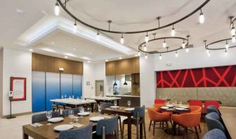 Dining area perfect for coworking at Hilton Garden Inn Bel Air.