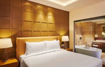 Hotel suite with jacuzzi at the Hilton Garden Inn Lucknow.