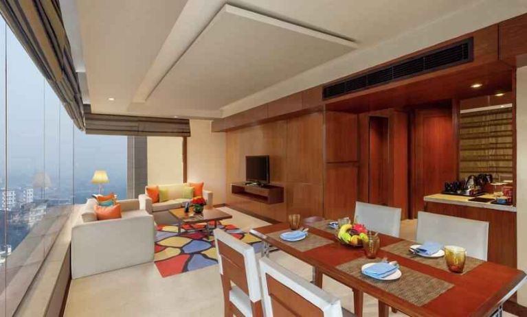 Living room perfect as workspace at the DoubleTree by Hilton Hotel Gurgaon - New Delhi NCR.