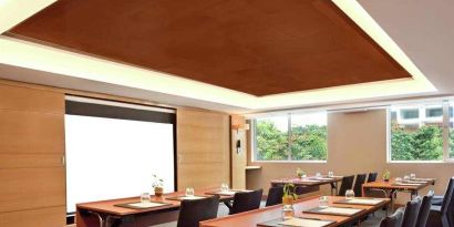 Meeting room at the DoubleTree Suites by Hilton Bangalore.