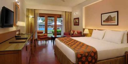 King bedroom with working station at the DoubleTree by Hilton Goa - Arpora - Baga.