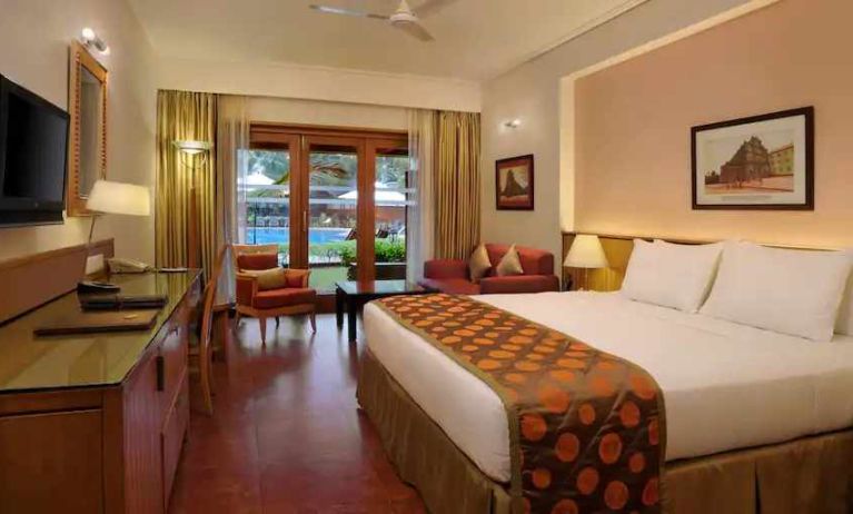 King bedroom with working station at the DoubleTree by Hilton Goa - Arpora - Baga.