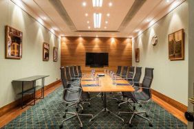 Meeting room at the Hilton Brussels Grand Place .