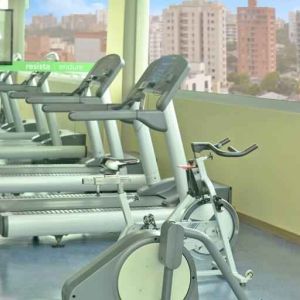 Fitness center at the Hampton by Hilton Barranquilla.