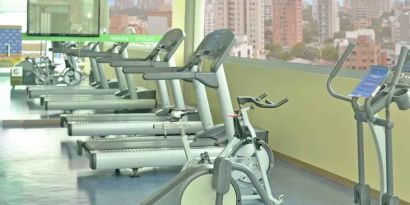 Fitness center at the Hampton by Hilton Barranquilla.