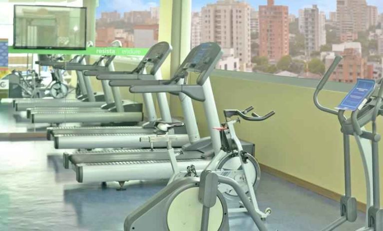 Fitness center at the Hampton by Hilton Barranquilla.