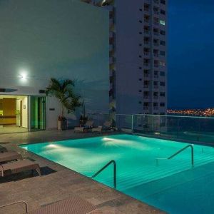 Relaxing outdoor pool at the Hampton by Hilton Cartagena.