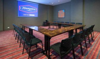 Meeting room with u shape table at the Hampton by Hilton - Yopal.