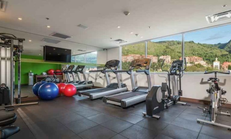 Fitness center at the Hampton By Hilton Bogota Usaquen.