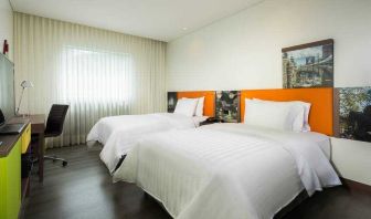 Twin room with working station at the Hampton by Hilton Medellin Antioquia.