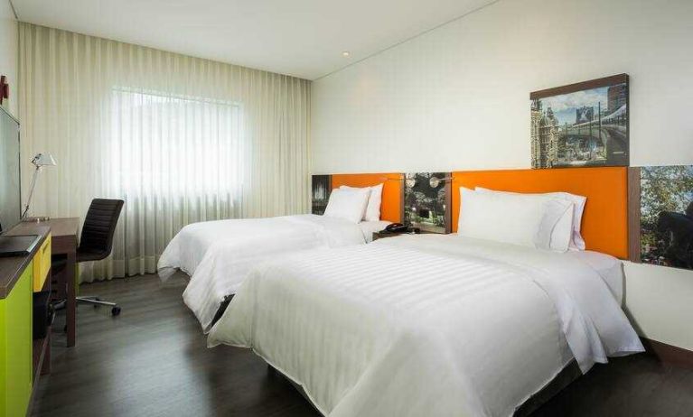 Twin room with working station at the Hampton by Hilton Medellin Antioquia.