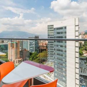 Outdoor terrace suitable as workspace at the Hampton by Hilton Medellin Antioquia.