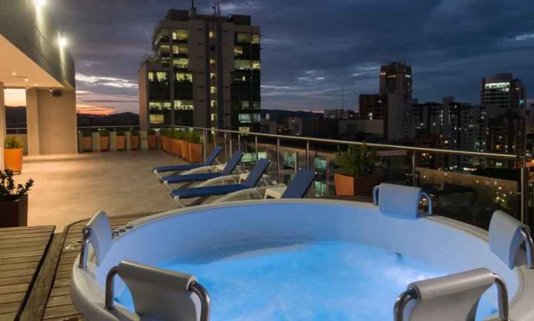 Outdoor pool at the Hampton by Hilton Bucaramanga