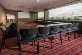 Meeting room at the Hampton by Hilton Bucaramanga.