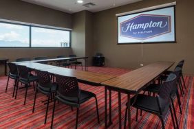 Meeting room at the Hampton by Hilton Bogota Airport.