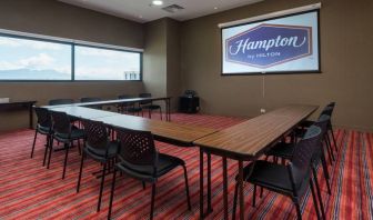 Meeting room at the Hampton by Hilton Bogota Airport.