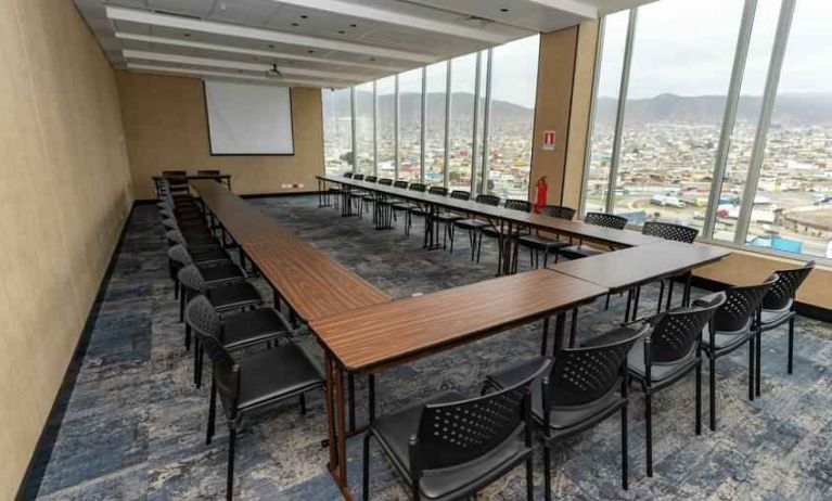 Meeting room at the Hampton by Hilton Antofagasta.