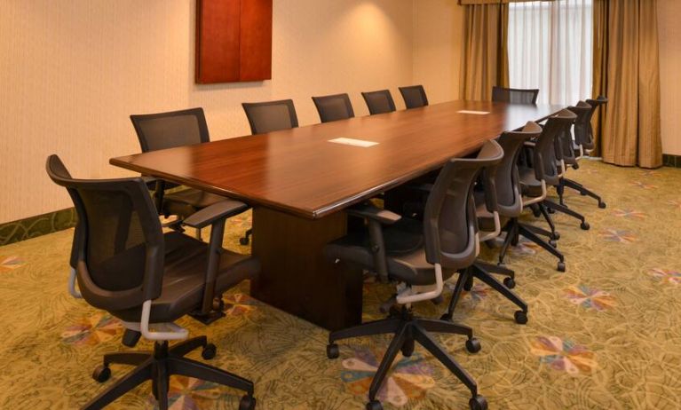 Meeting room at the Hampton Inn Omaha Midtown-Aksarben Area.