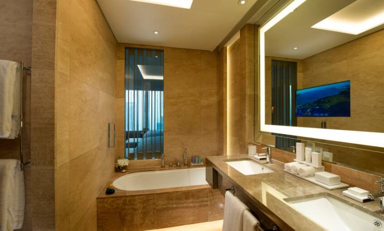 Guest bathroom at the Conrad Seoul.